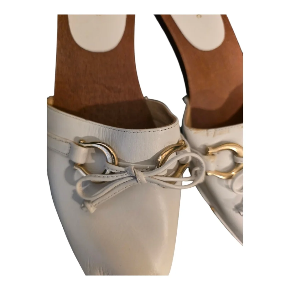 KATE SPADE NEW YORK Vintage White Leather Wooden Kitten Heels - Size 7‎